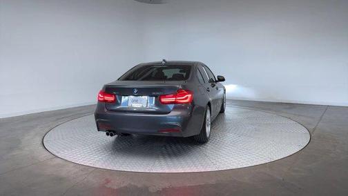 2018 BMW 330 i xDrive