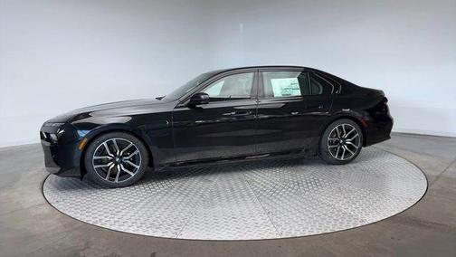 2025 BMW 750e xDrive