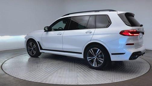 2026 BMW X7 M60i