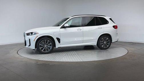 Alpine White 2026 BMW X5 PHEV xDrive50e