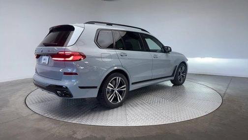 2026 BMW X7 M60i