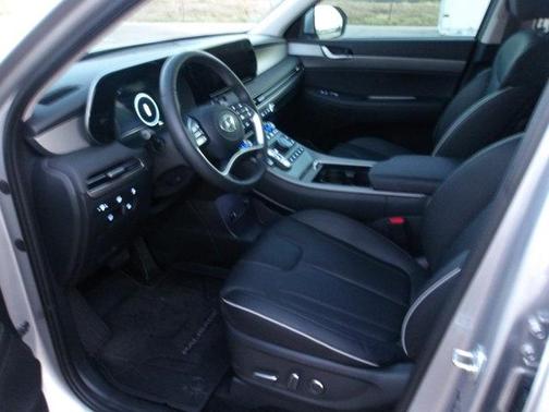 Silver 2025 Hyundai PALISADE SEL Premium