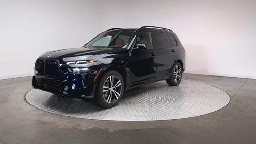 Carbon Black Metallic 2027 BMW X7 xDrive40i