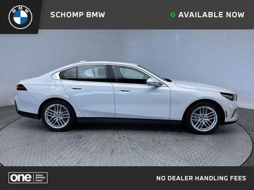 Alpine White 2025 BMW 530 i xDrive