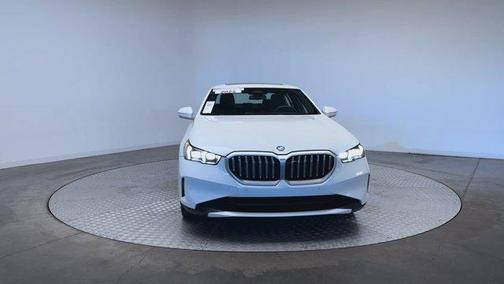 Alpine White 2025 BMW 530 i xDrive