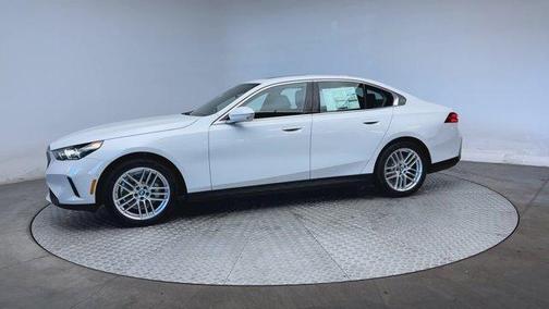 2025 BMW 530 i xDrive