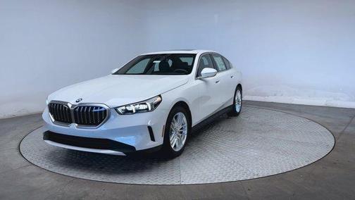 2025 BMW 530 i xDrive