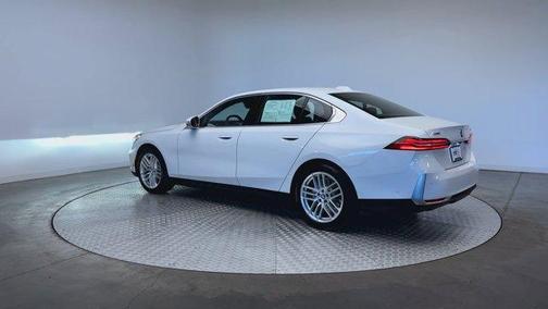 Alpine White 2025 BMW 530 i xDrive