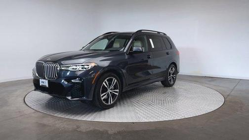 Metallic 2022 BMW X7 xDrive40i