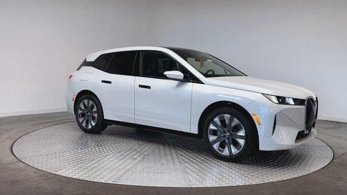 2026 BMW iX xDrive60