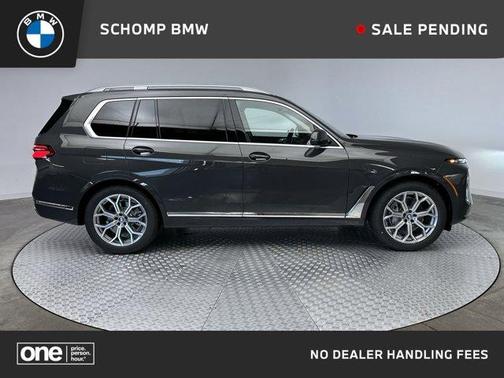 Gray Metallic 2026 BMW X7 xDrive40i
