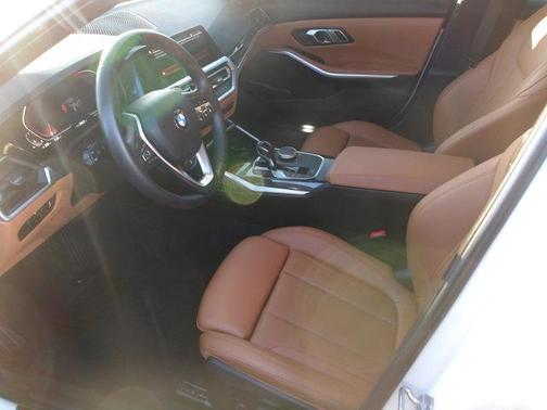 Mineral White Metallic 2022 BMW 330 i xDrive