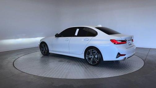 Mineral White Metallic 2022 BMW 330 i xDrive