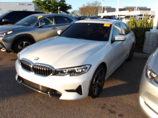 Mineral White Metallic 2022 BMW 330 i xDrive