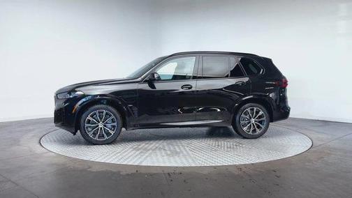 Black Sapphire Metallic 2026 BMW X5 PHEV xDrive50e