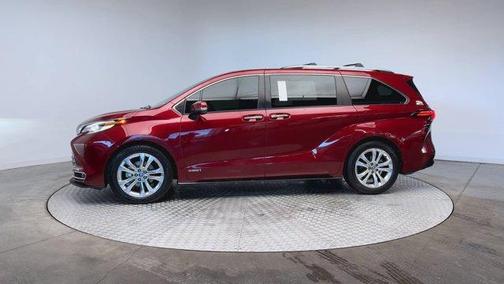 2021 Toyota Sienna 
