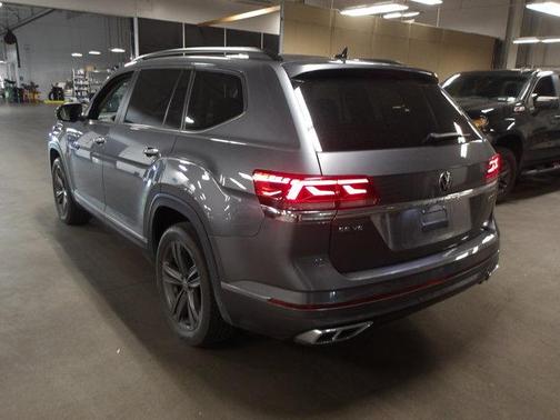 2021 Volkswagen Atlas 3.6 V6 SE w/ Technology R-Line