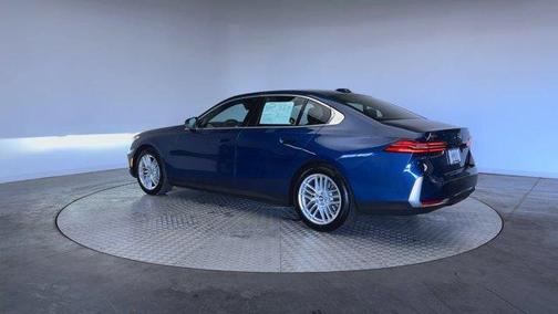 2025 BMW 530 i xDrive