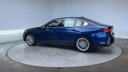 2025 BMW 530 i xDrive