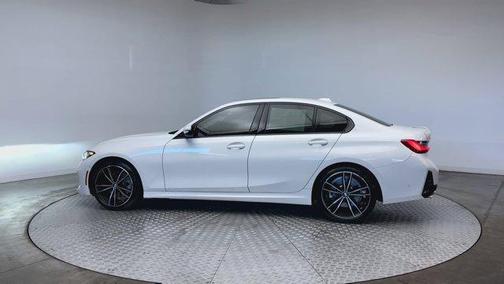 2023 BMW 330 i xDrive