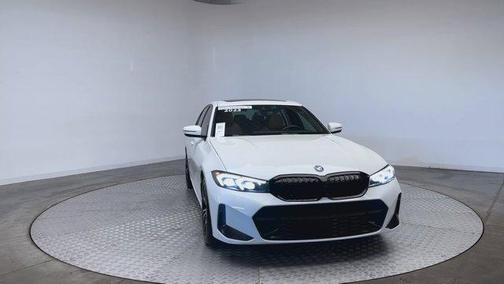 2023 BMW 330 i xDrive
