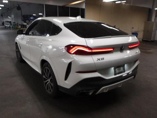 2023 BMW X6 xDrive40i