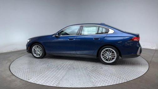 2025 BMW 530 i xDrive