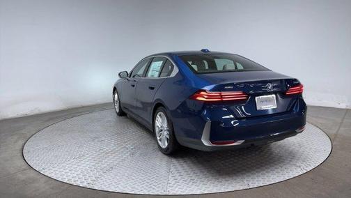 2025 BMW 530 i xDrive