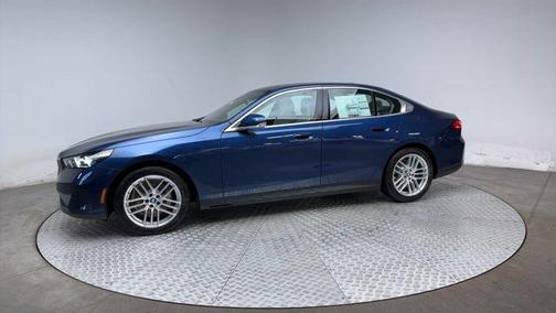 2025 BMW 530 i xDrive