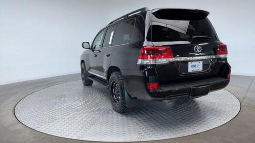 2019 Toyota Land Cruiser V8