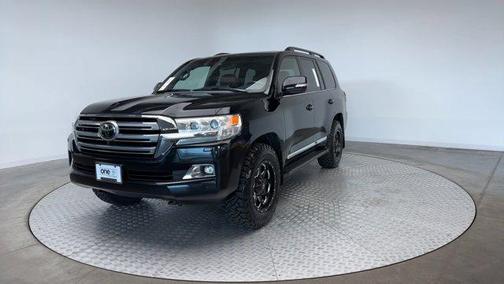 2019 Toyota Land Cruiser V8