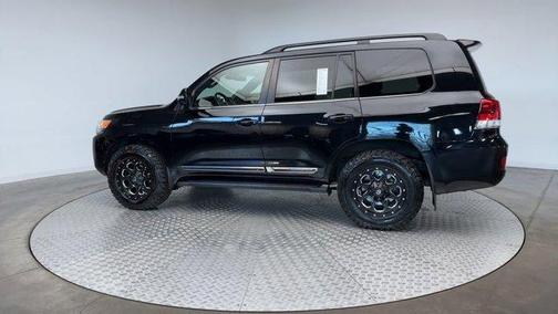 2019 Toyota Land Cruiser V8