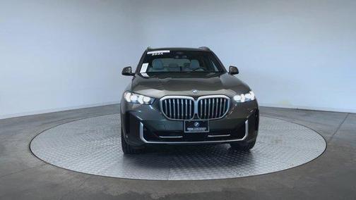 Manhattan Green Metallic 2024 BMW X5 xDrive40i