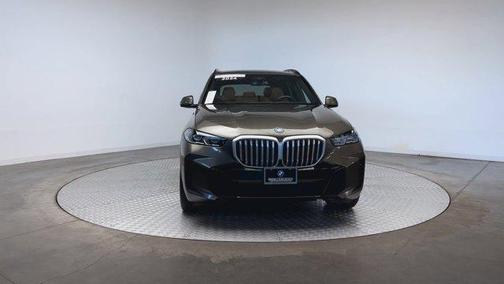 Manhattan Green Metallic 2024 BMW X5 PHEV xDrive50e