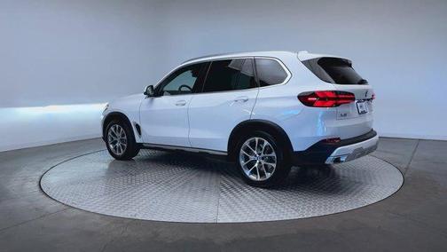 Alpine White 2026 BMW X5 xDrive40i