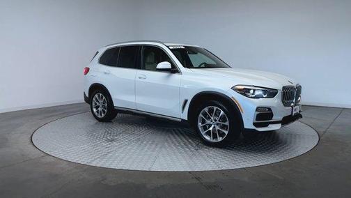 Mineral White Metallic 2019 BMW X5 xDrive40i