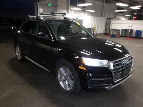 Mythos Black Metallic 2019 Audi Q5 2.0T Premium