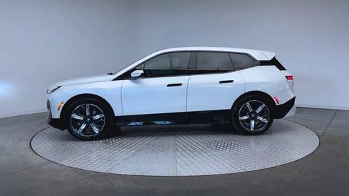 Mineral White Metallic 2024 BMW iX xDrive50