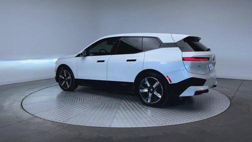 Mineral White Metallic 2024 BMW iX xDrive50