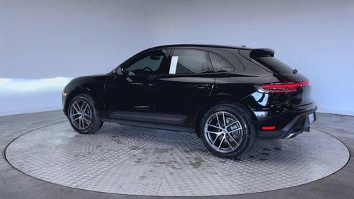 2023 Porsche Macan Base