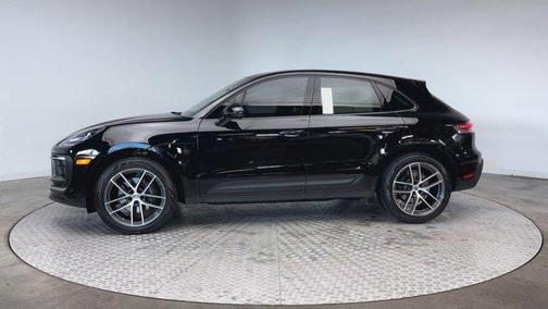 2023 Porsche Macan Base