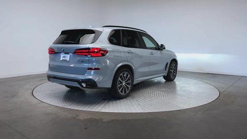 Gray Metallic 2026 BMW X5 xDrive40i