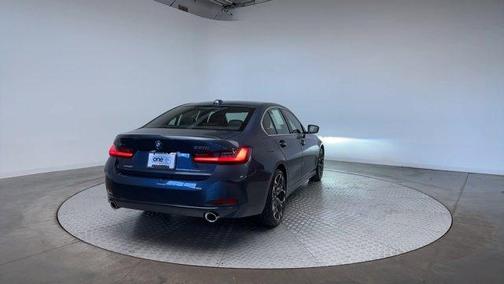 2025 BMW 330 i xDrive