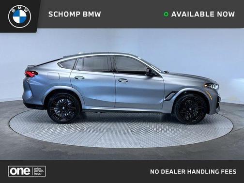 Pure 2025 BMW X6 M Base