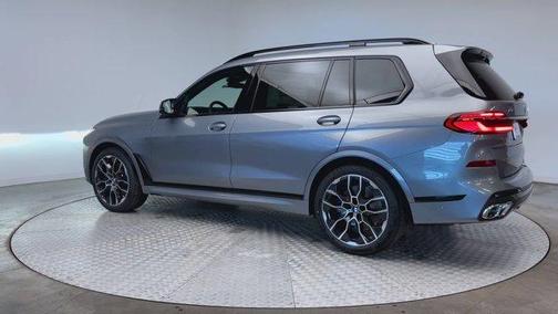 2026 BMW X7 M60i