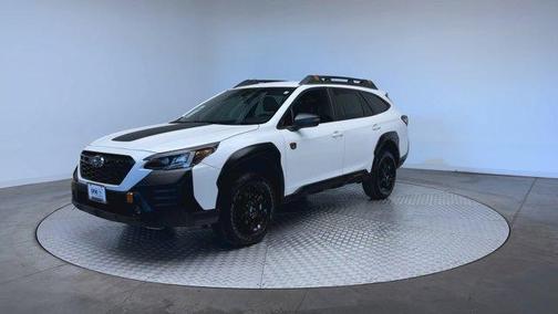 Crystal White Pearl 2022 Subaru Outback Wilderness