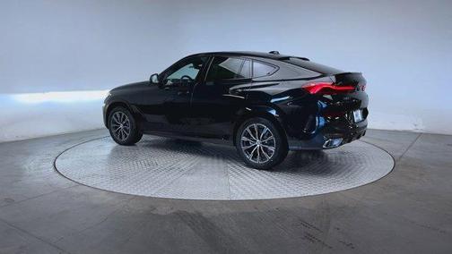 2025 BMW X6 xDrive40i