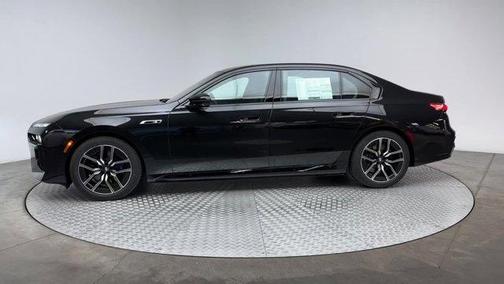 2024 BMW i7 M70