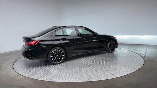 2025 BMW 330 i xDrive