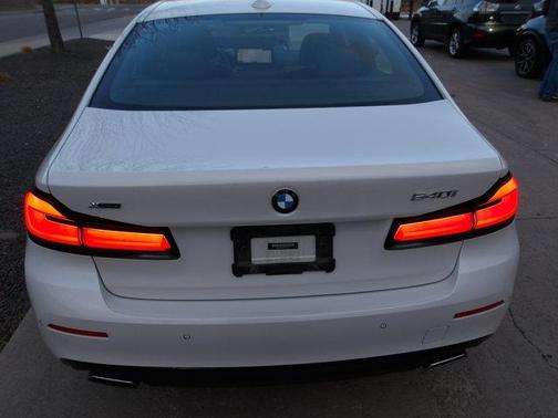 Mineral White Metallic 2021 BMW 540 i xDrive
